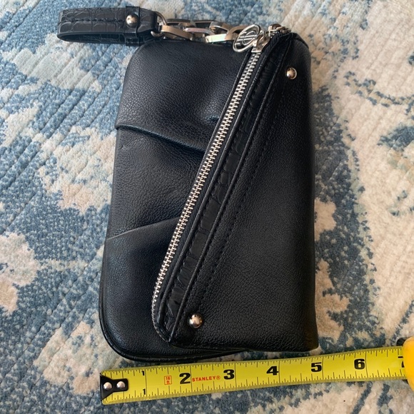 Jennifer Lopez Wristlet - Picture 9 of 9